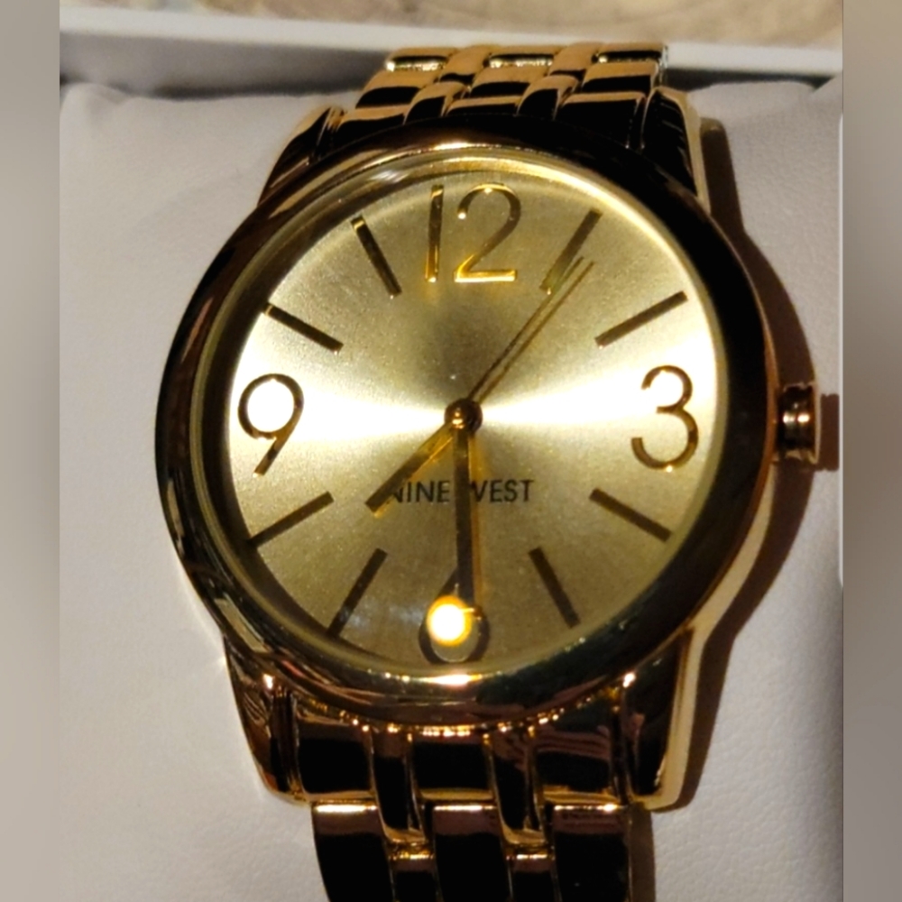 NINE WEST WOMEN'S WATCH